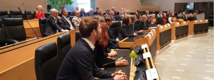 Landtag der Pharmalobby hörig: kein Schutz vor KOSTAIVE
